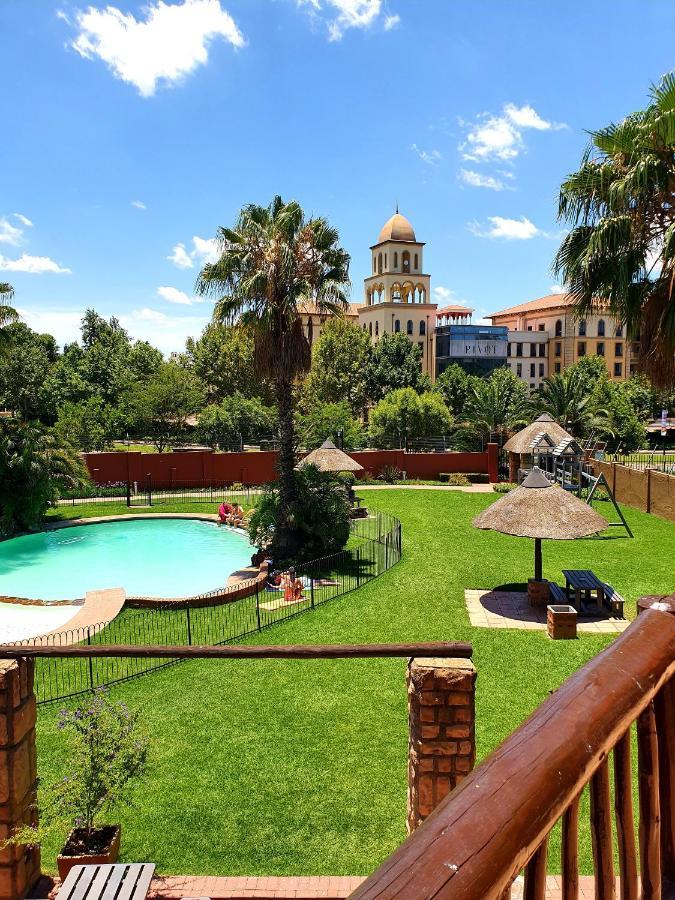 Merry Monte Casino Lodge House In Fourways Sandton Exterior foto